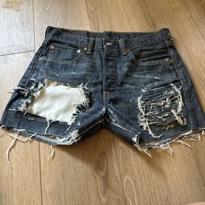 Levi's 505 Distressed Peep‎ Pocket Cutoff Denim Shorts Women Size 31 Button Fly